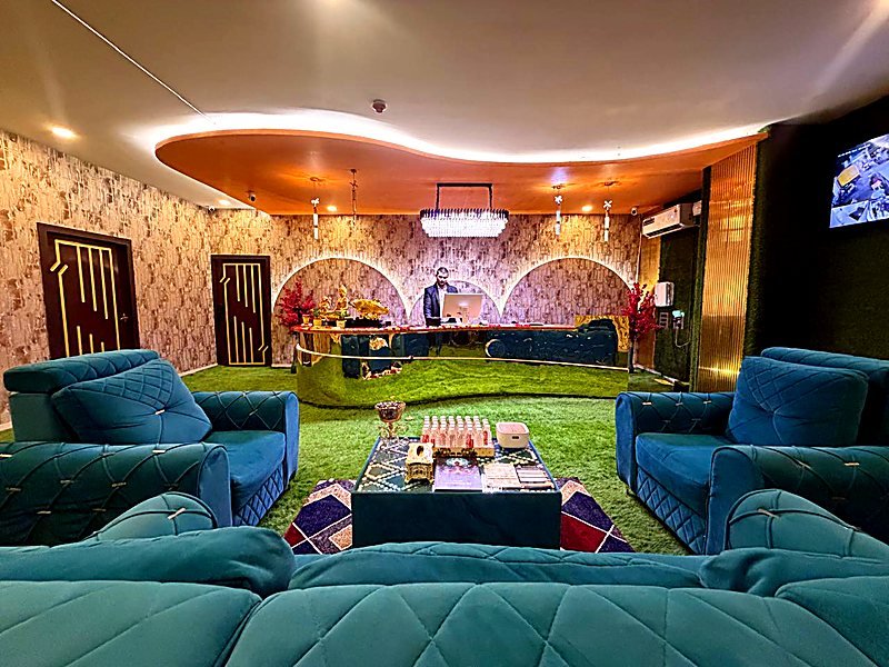 Lounge seating area