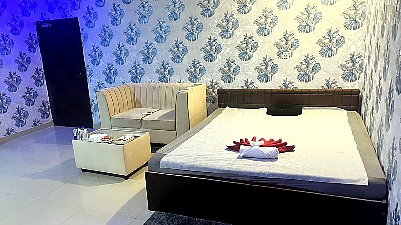 Classic massage suite with fresh linen at Royal International Spa Guntur